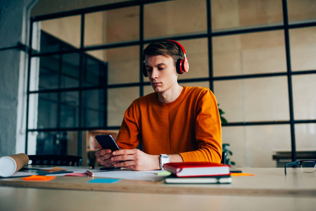 冲破黎明前的黑暗 相关产品