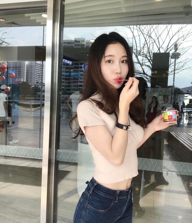 冰山上的来客 相关产品