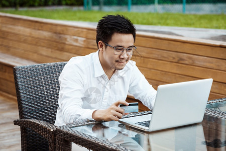 冷酷的心 相关产品