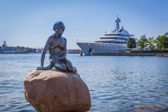 侥幸逃生的司机 相关产品