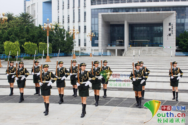 代码危机 相关产品